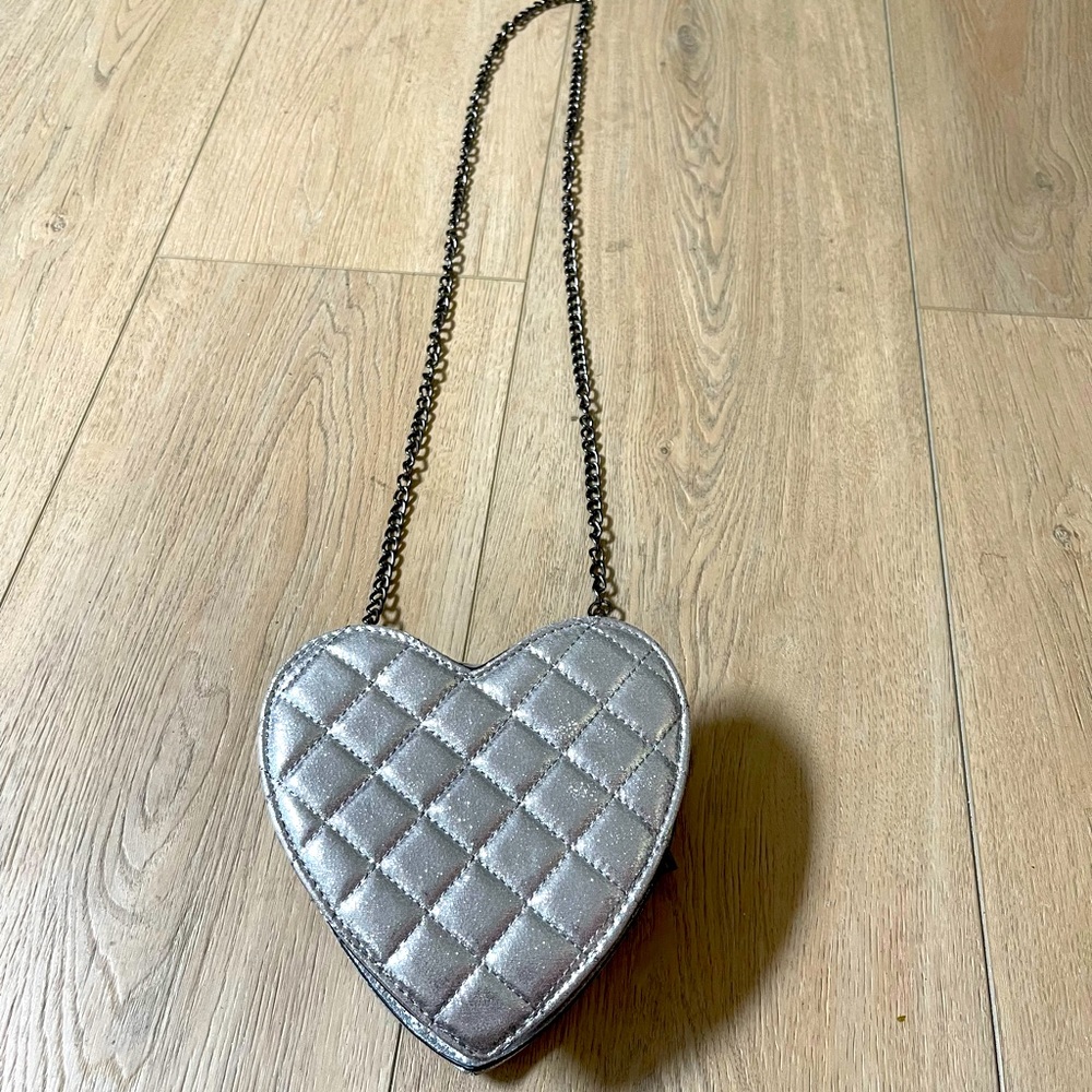 Hannah Banana Girls silver quilted heart purse